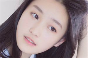 上海419论坛:窗外外滩灯火璀璨,屋内茶汤温润感受中式生活美学